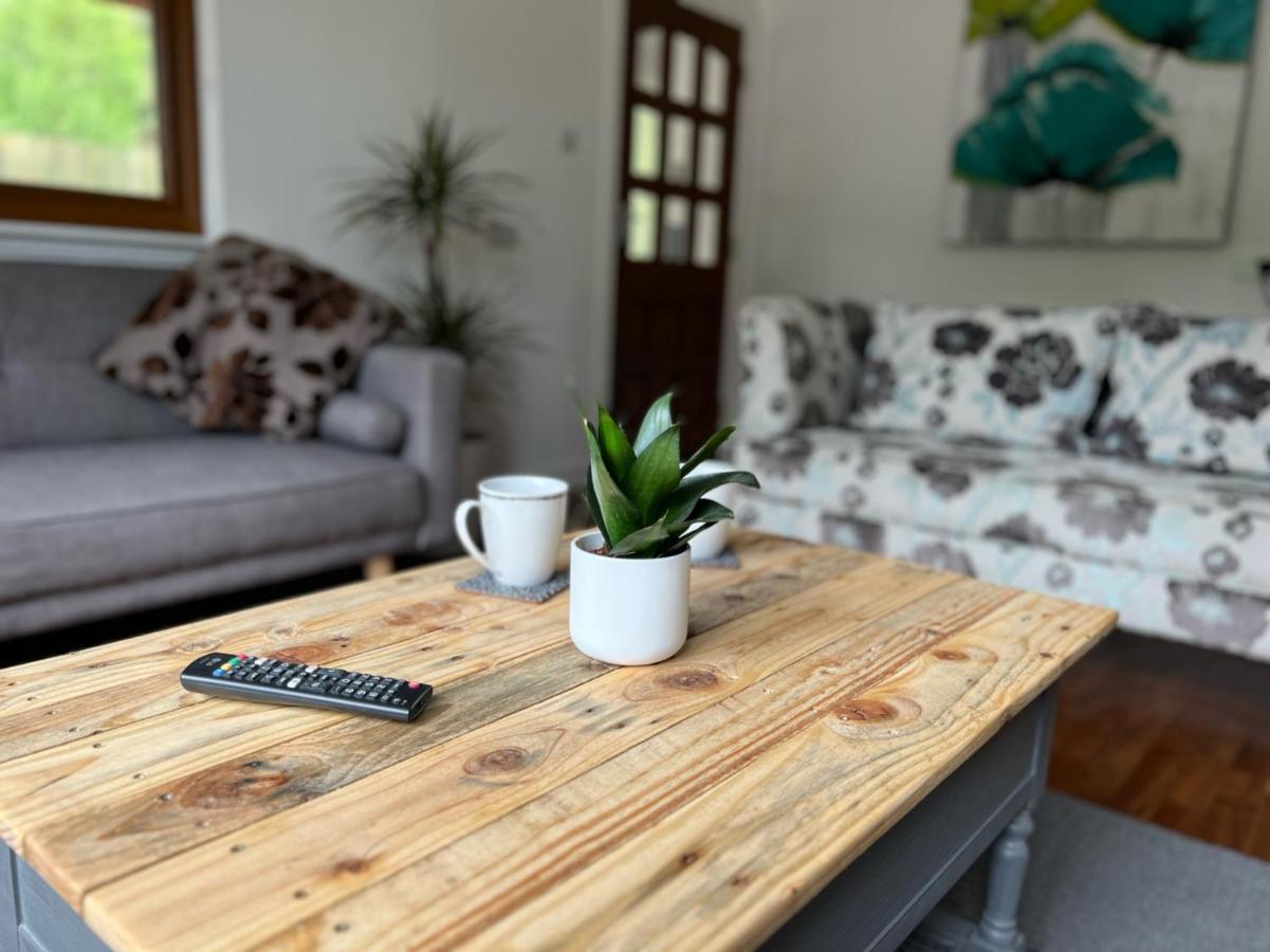 Birchwood Cottage Tore Екстериор снимка