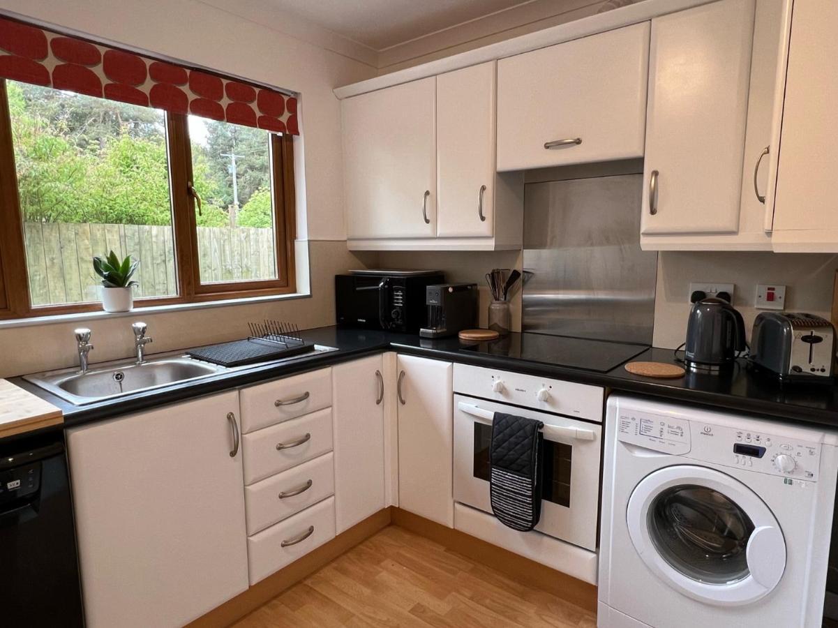 Birchwood Cottage Tore Екстериор снимка