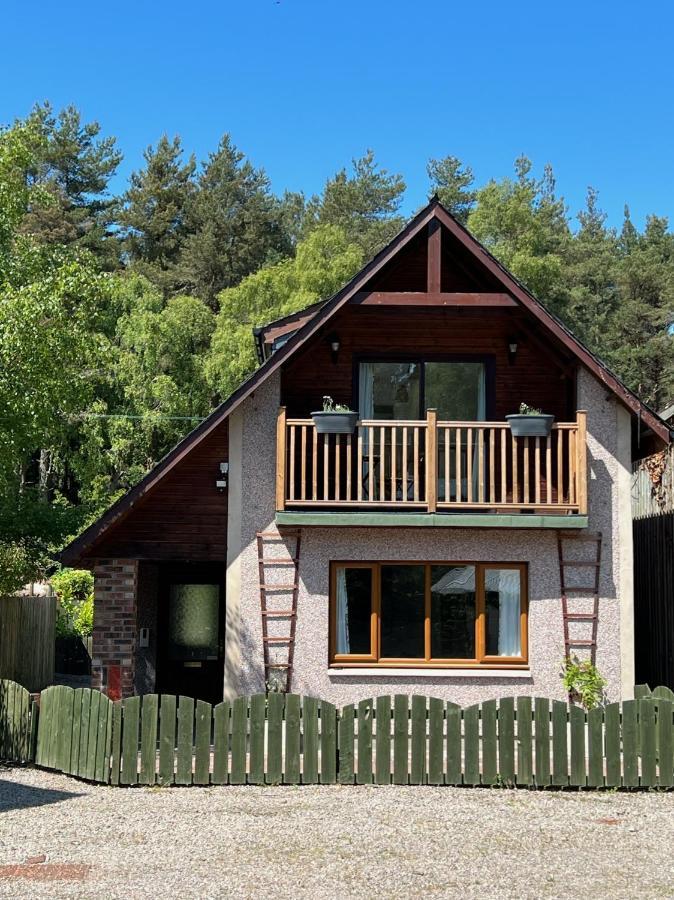 Birchwood Cottage Tore Екстериор снимка