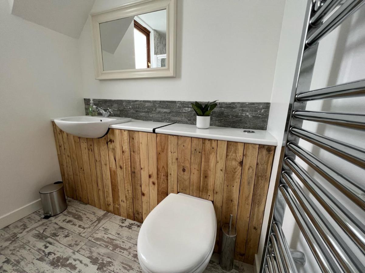 Birchwood Cottage Tore Екстериор снимка